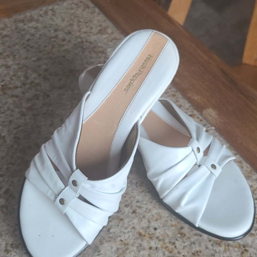 Brand new hush puppies